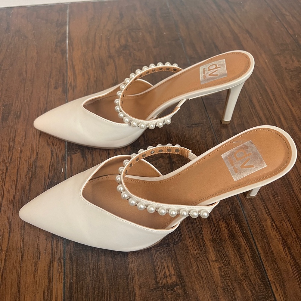 Dolce Vita White Pointed Toe Heels